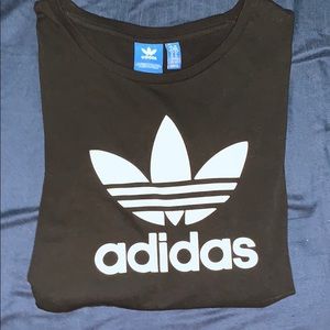 Cropped adidas t shirt